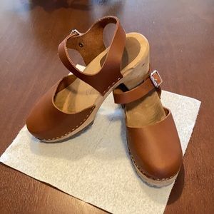 MIA Abba clogs